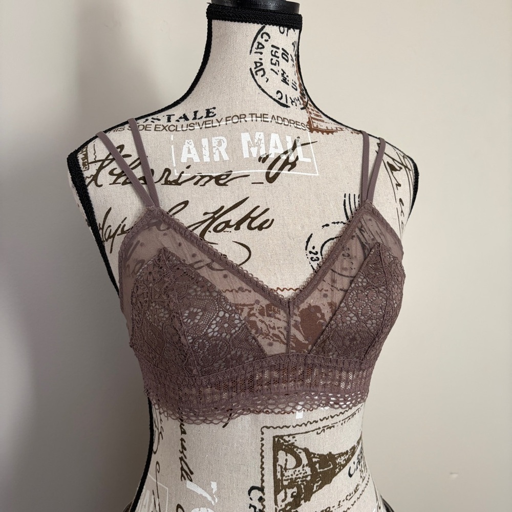 Victoria’s Secret light brown layering lace bralette